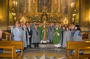 Il Gran Maestro OMSB con Cardinale Sepe con un gruppo di Cavalieri e Dame