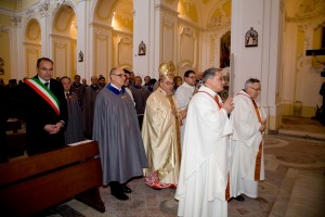 Ordine Militare di S. Brigida - Principe Gran Maestro ed il Gran Priore entrano in processione in Chiesa